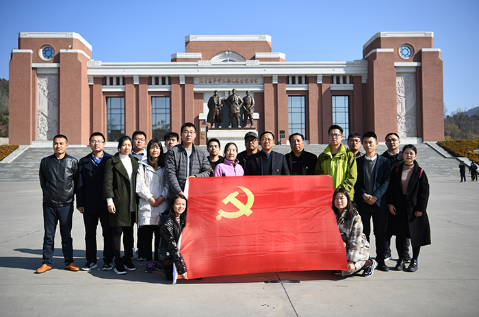 市城投公司開展“走進革命圣地 追尋革命初心 傳承革命精神”學(xué)習(xí)教育活動