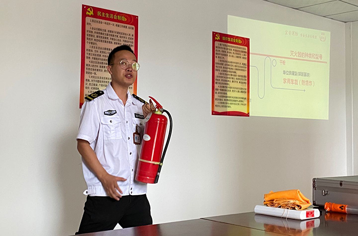 市城投物業(yè)公司舉辦“珍惜生命、遠(yuǎn)離火災(zāi)”消防安全專題學(xué)習(xí)培訓(xùn)會(huì)